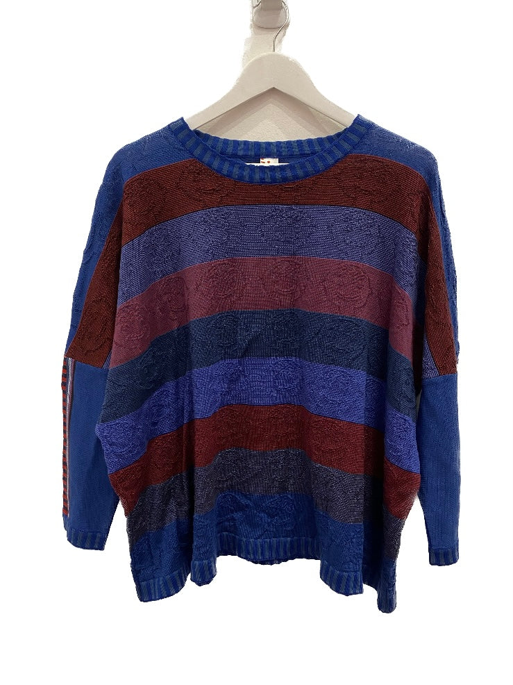 Dark face knit top