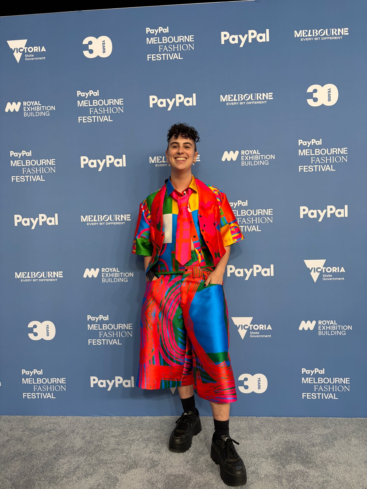 Double waisted shorts Graffiti print