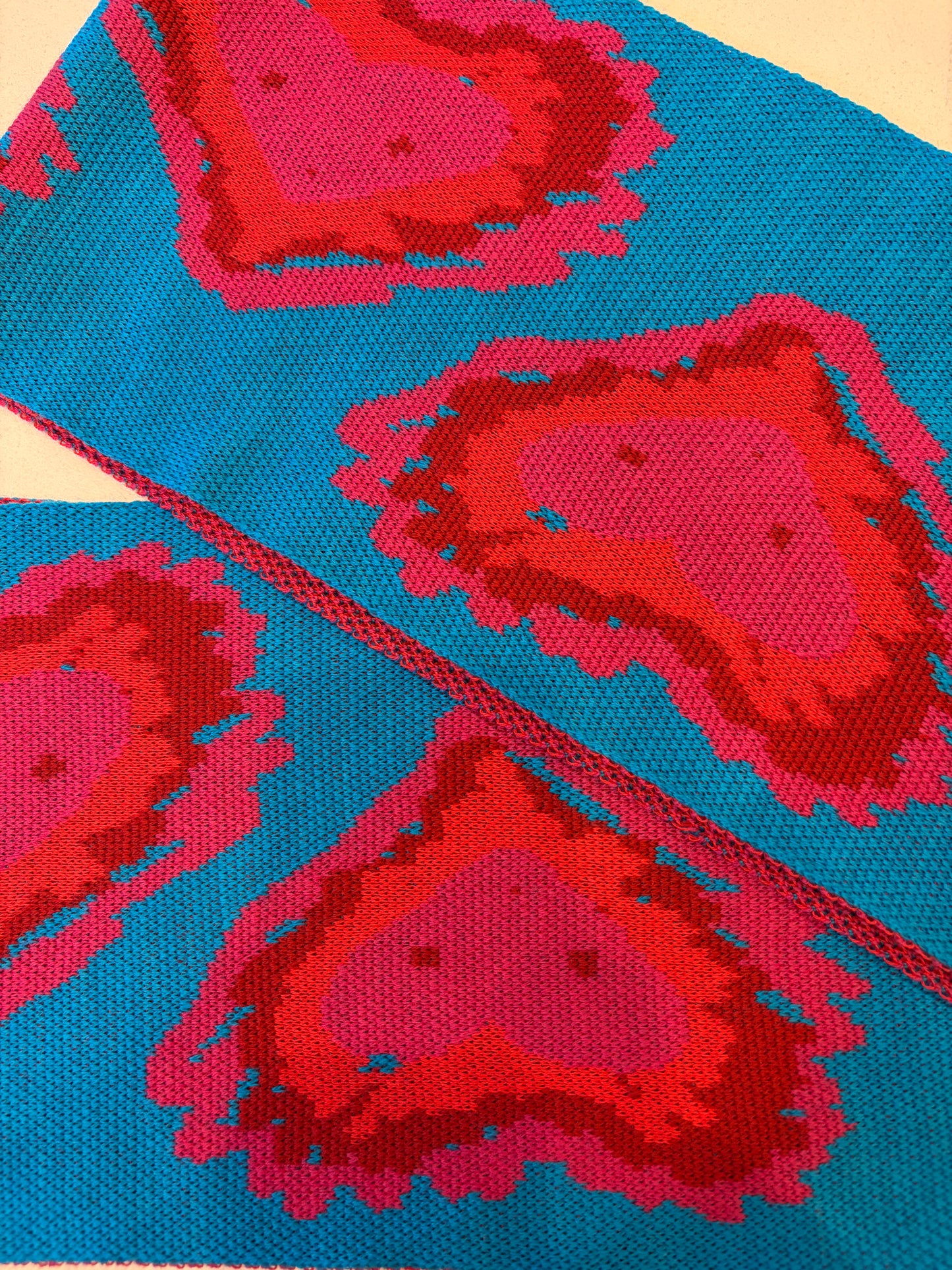 Heartstopper scarf