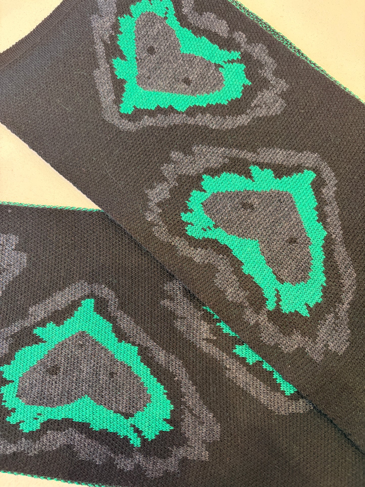 Heartstopper scarf