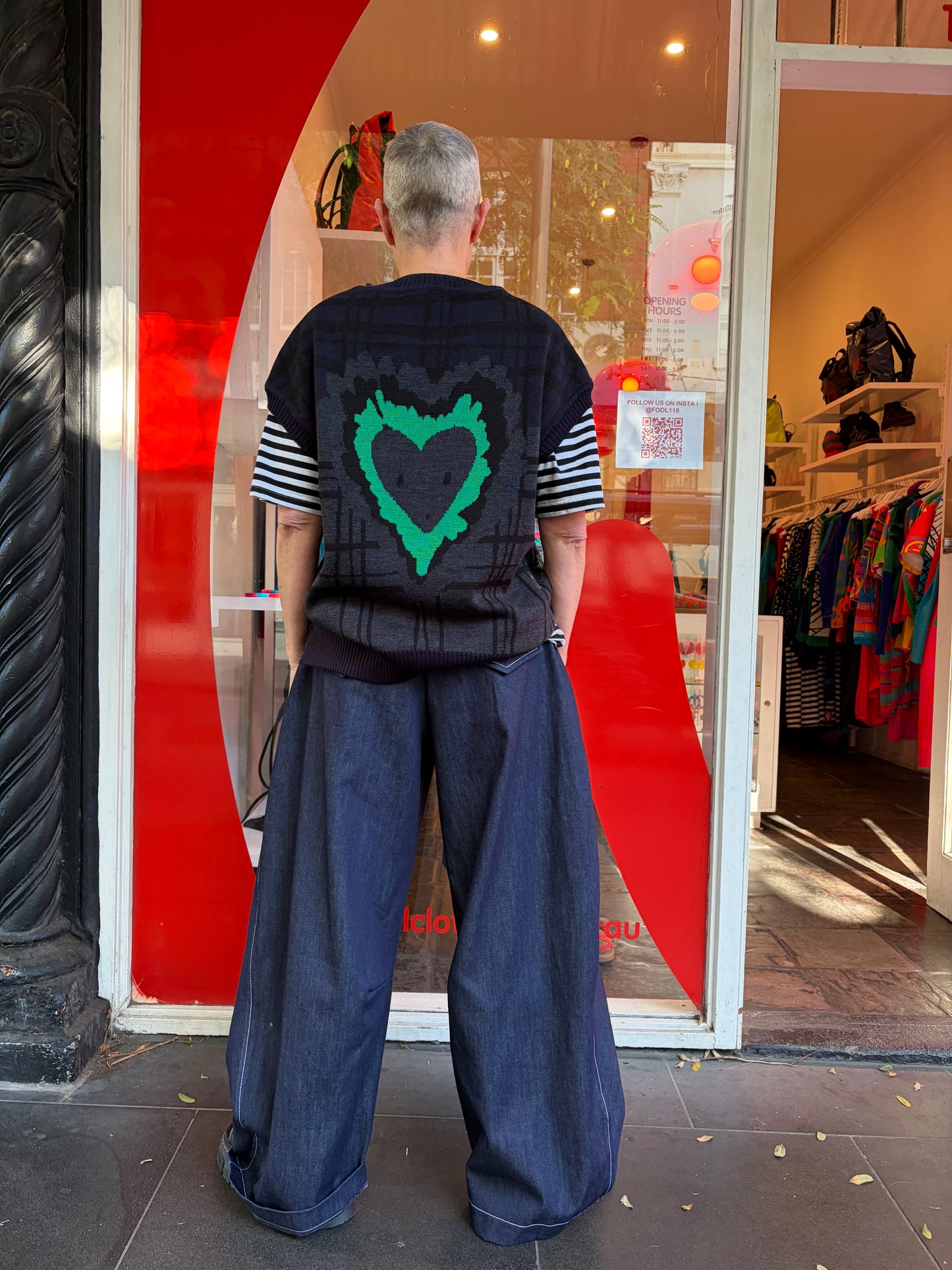Heartstopper Vest Black