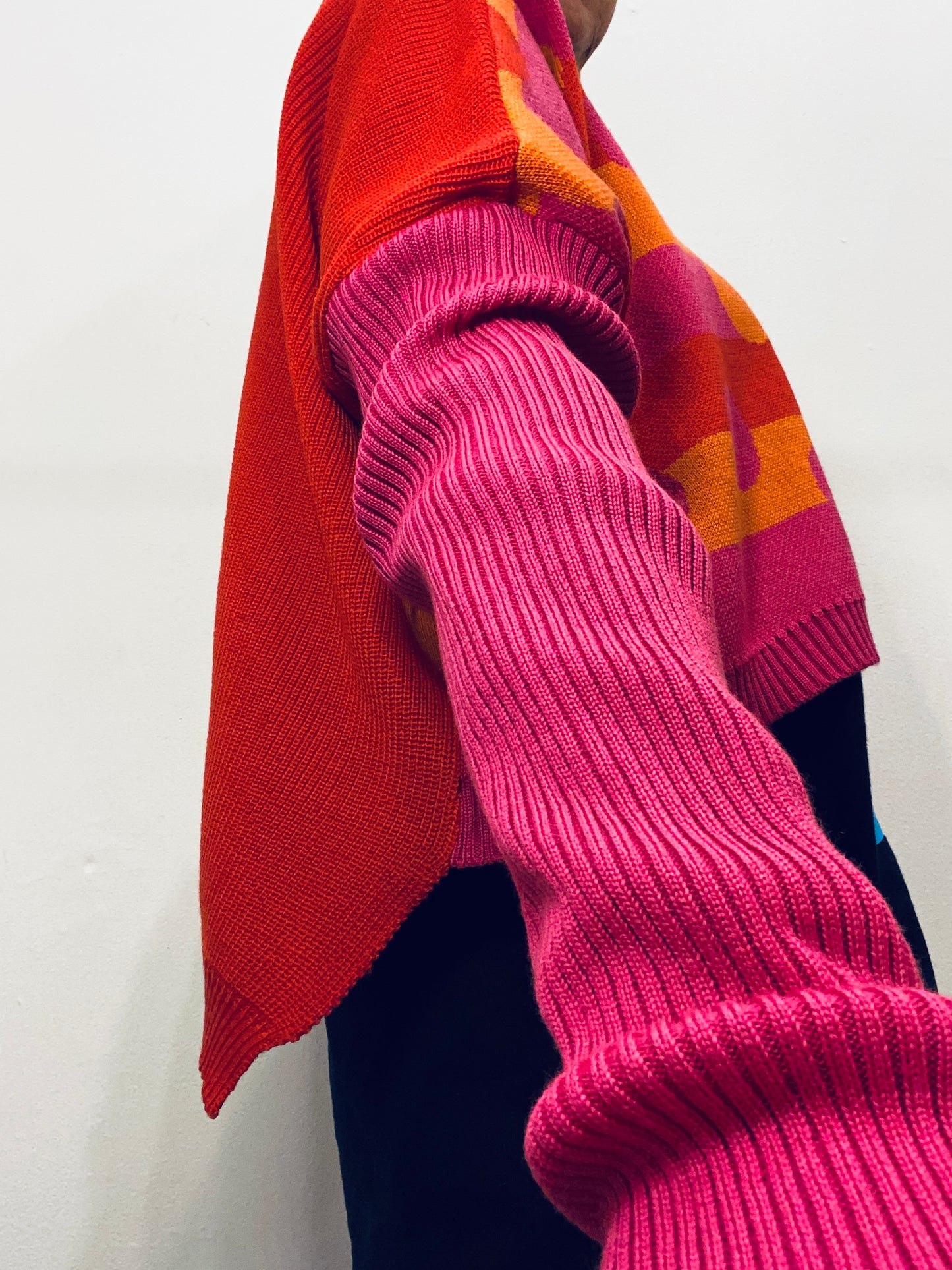 Short Fuschia Spot Knit