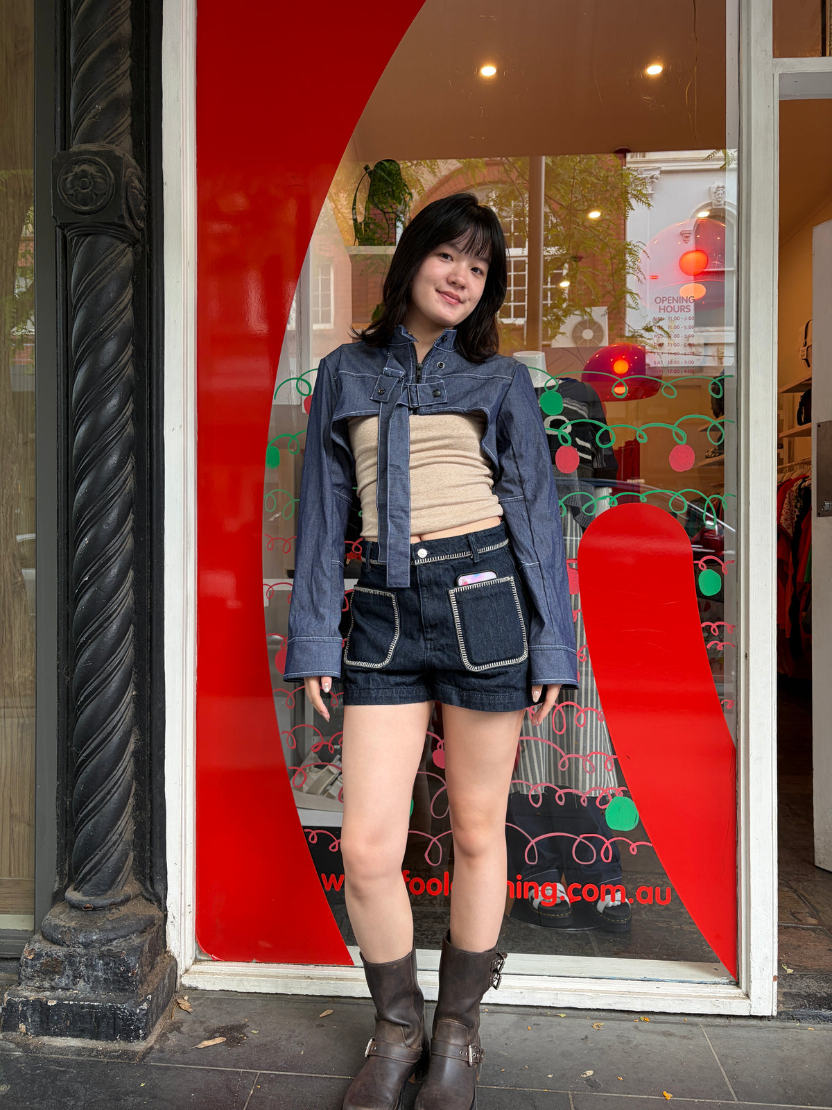 Peep jacket
