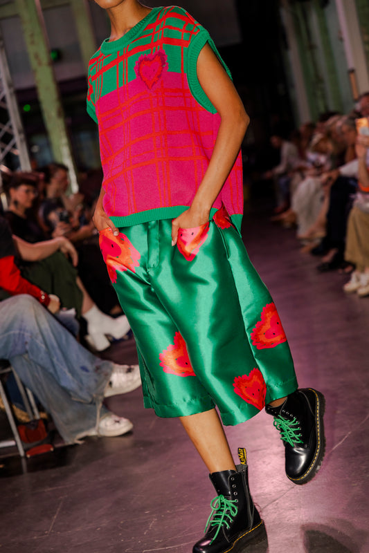 Double waisted shorts Heartstopper