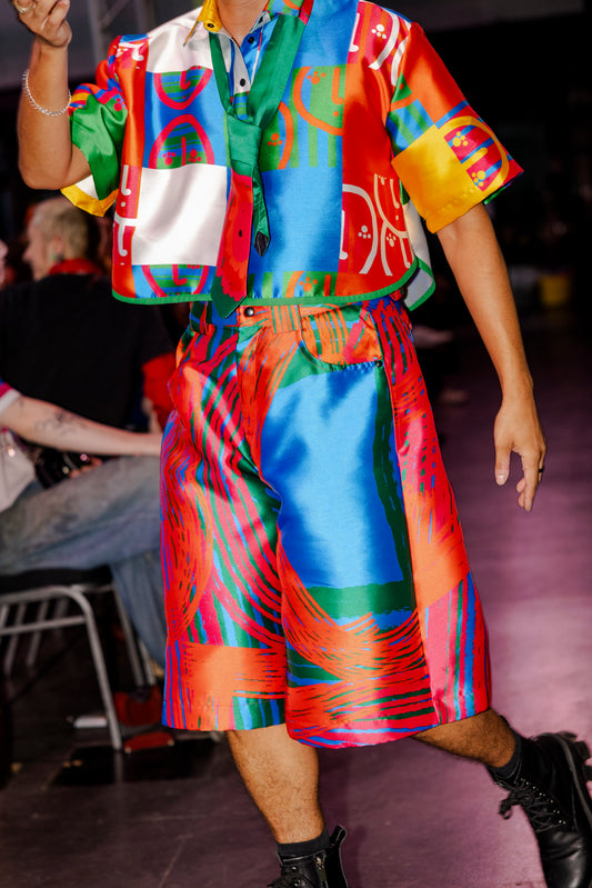 Double waisted shorts Graffiti print